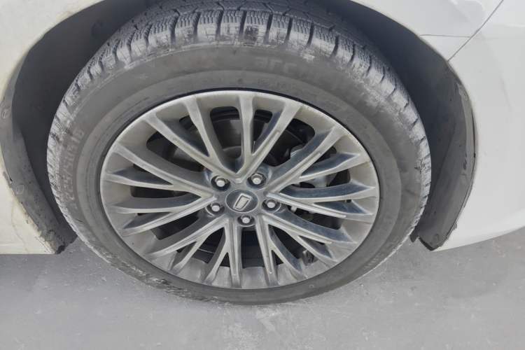 Used Bestune B70 2022 Third Generation 1.5T Automatic Premium Edition Right Front Wheel Hub