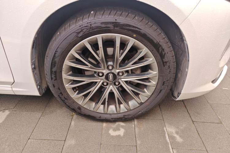 Used Bestune B70 2022 Third Generation 1.5T Automatic Enjoyment Version Right Front Wheel Hub