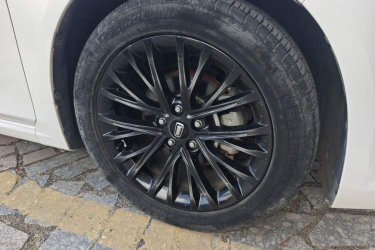 Used Bestune B70 2022 Third Generation 1.5T Automatic Premium Edition Right Front Wheel Hub