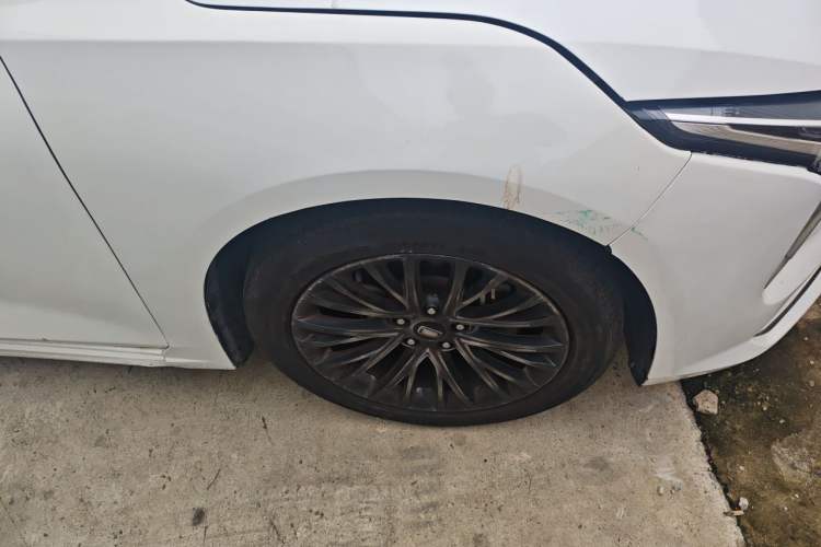 Used Bestune B70 2022 Third Generation 1.5T Automatic Premium Edition Right Front Wheel Hub