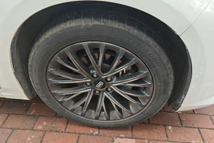 Used Bestune B70 2022 Third Generation 1.5T Automatic Premium Edition Right Front Wheel Hub
