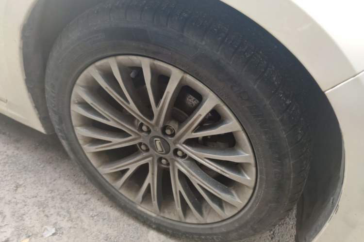 Used Bestune B70 2022 Third Generation 1.5T Automatic Premium Edition Right Front Wheel Hub