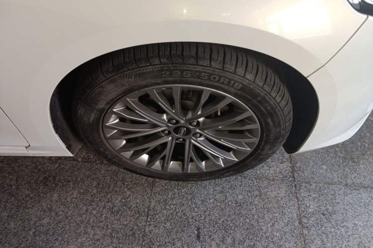 Used Bestune B70 2022 Third Generation 1.5T Automatic Premium Edition Right Front Wheel Hub