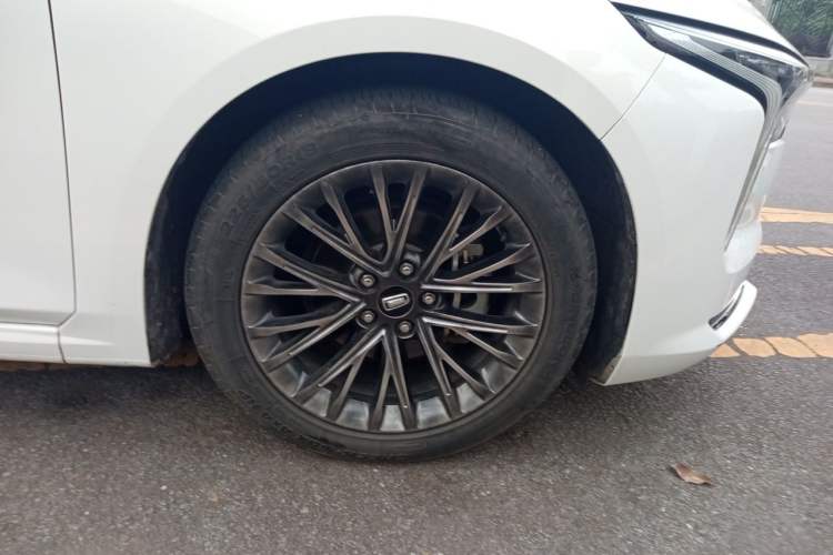 Used Bestune B70 2022 Third Generation 1.5T Automatic Enjoyment Version Right Front Wheel Hub
