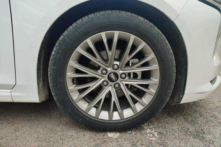 Used Bestune B70 2022 Third Generation 1.5T Automatic Premium Edition Right Front Wheel Hub