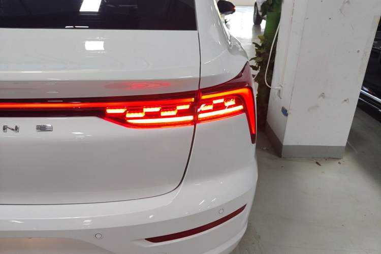 Used Bestune B70 2022 Third Generation 1.5T Automatic Premium Edition Right Rear Taillight
