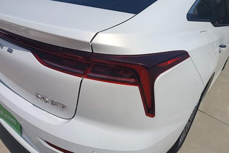 Used Bestune B70 2022 Third Generation 1.5T Automatic Enjoyment Version Right Rear Taillight