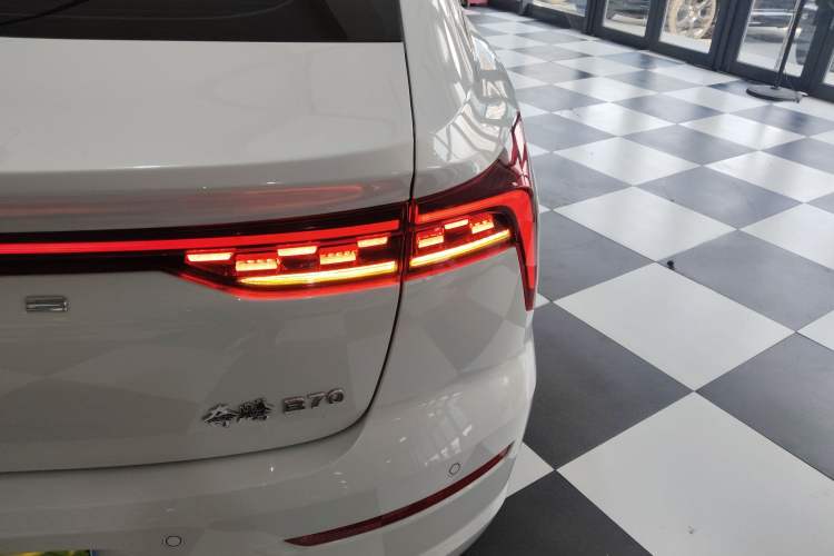 Used Bestune B70 2022 Third Generation 1.5T Automatic Enjoyment Version Right Rear Taillight