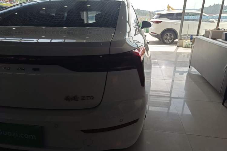 Used Bestune B70 2022 Third Generation 1.5T Automatic Enjoyment Version Right Rear Taillight