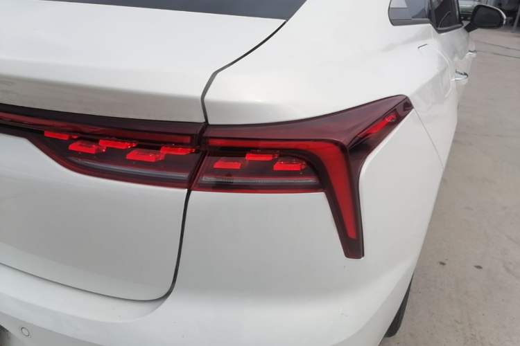 Used Bestune B70 2022 Third Generation 1.5T Automatic Enjoyment Version Right Rear Taillight