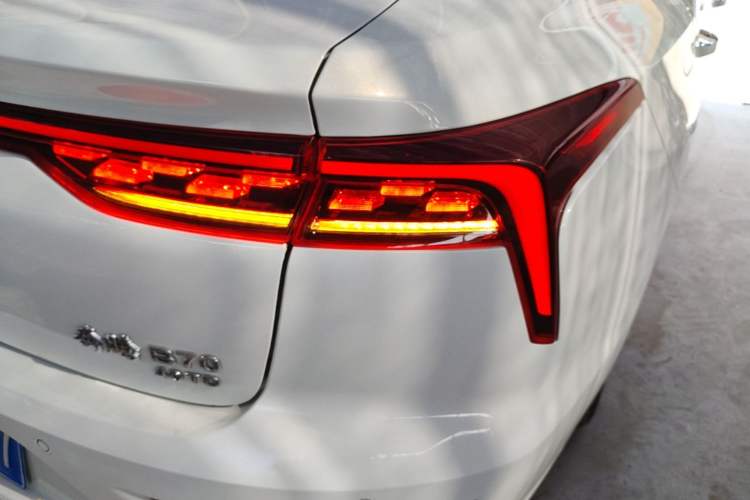 Used Bestune B70 2022 Third Generation 2.0T Automatic Premium Edition Right Rear Taillight