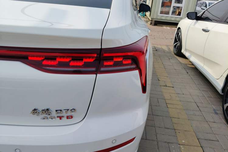 Used Bestune B70 2022 Third Generation 1.5T Automatic Enjoyment Version Right Rear Taillight