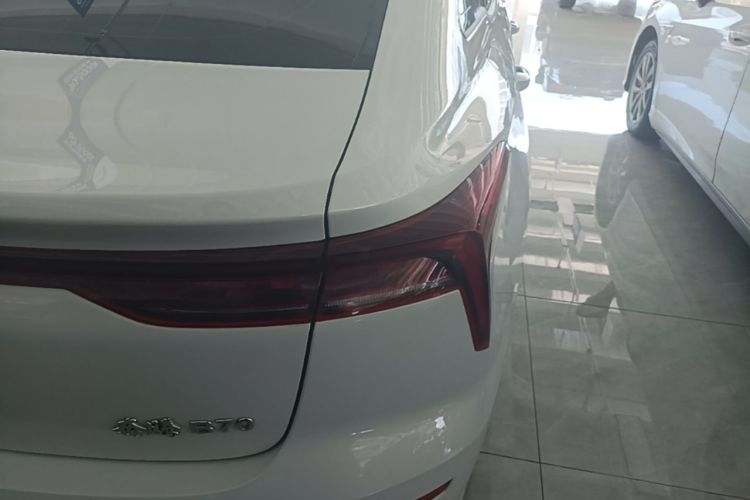 Used Bestune B70 2022 Third Generation 1.5T Automatic Enjoyment Version Right Rear Taillight