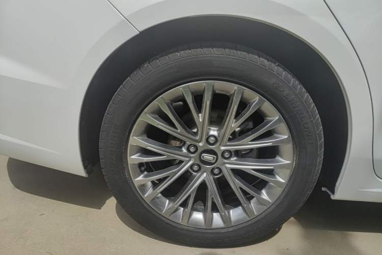 Used Bestune B70 2022 Third Generation 1.5T Automatic Enjoyment Version Right Rear Wheel Hub