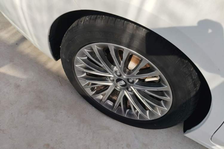 Used Bestune B70 2022 Third Generation 2.0T Automatic Premium Edition Right Rear Wheel Hub