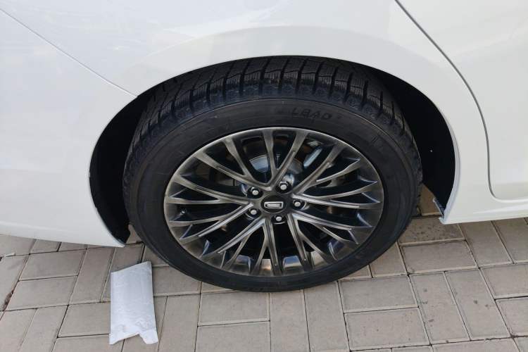 Used Bestune B70 2022 Third Generation 1.5T Automatic Enjoyment Version Right Rear Wheel Hub