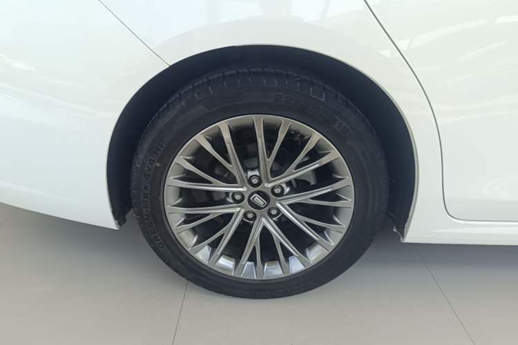 Used Bestune B70 2022 Third Generation 1.5T Automatic Enjoyment Version Right Rear Wheel Hub