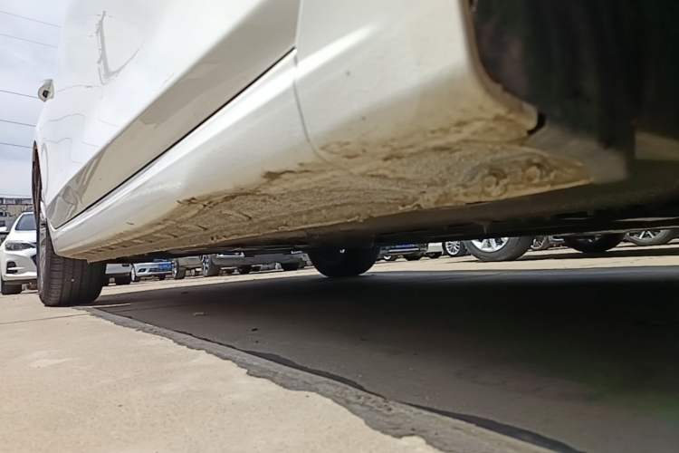Used Bestune B70 2022 Third Generation 1.5T Automatic Enjoyment Version Right Side Sill