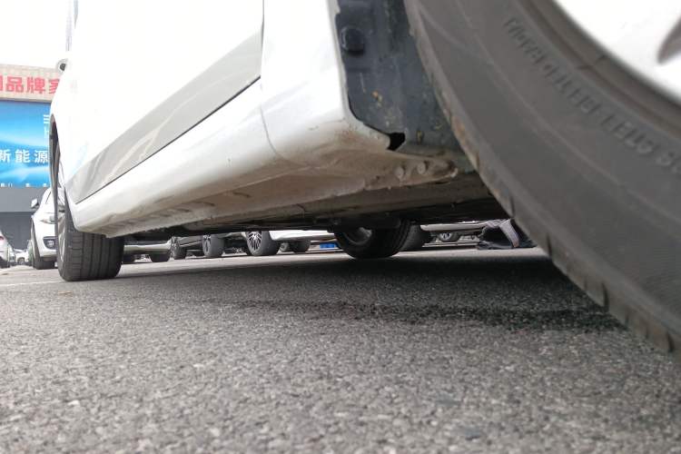 Used Bestune B70 2022 Third Generation 1.5T Automatic Enjoyment Version Right Side Sill