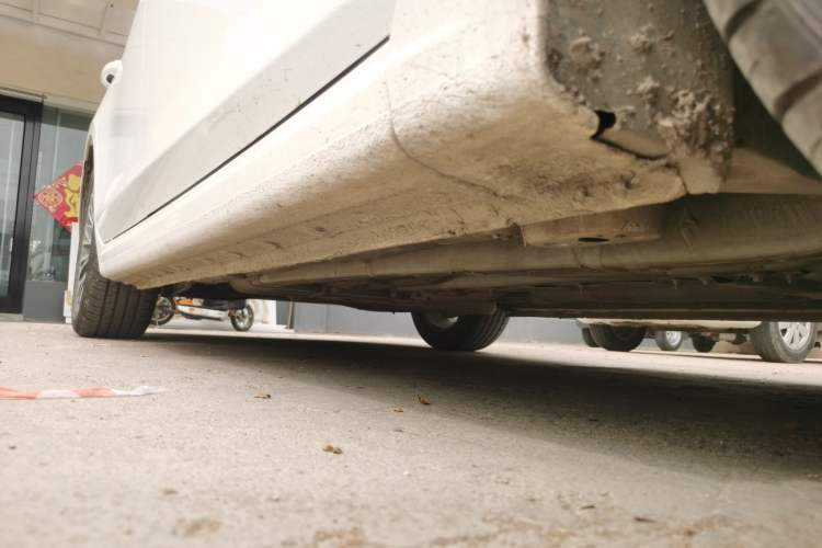 Used Bestune B70 2022 Third Generation 1.5T Automatic Premium Edition Right Side Sill