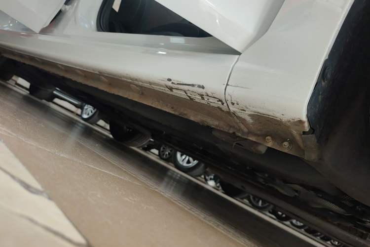 Used Bestune B70 2022 Third Generation 1.5T Automatic Enjoyment Version Right Side Sill