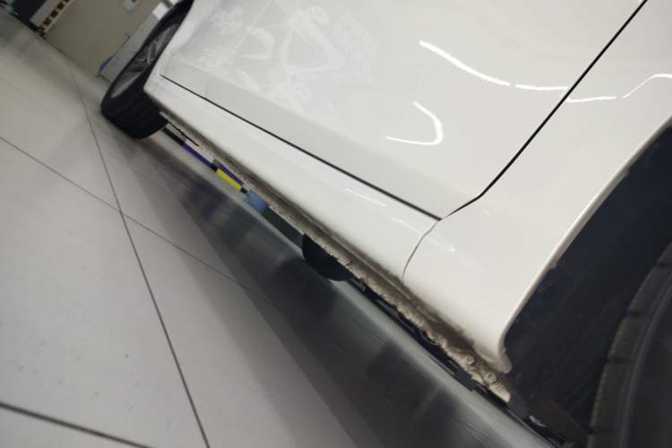 Used Bestune B70 2022 Third Generation 1.5T Automatic Enjoyment Version Right Side Sill