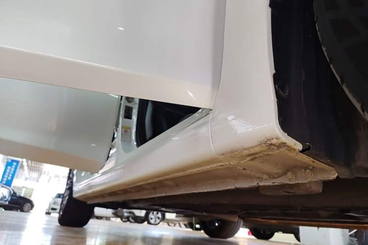 Used Bestune B70 2022 Third Generation 1.5T Automatic Enjoyment Version Right Side Sill