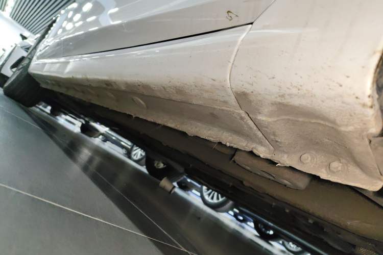 Used Bestune B70 2022 Third Generation 1.5T Automatic Enjoyment Version Right Side Sill