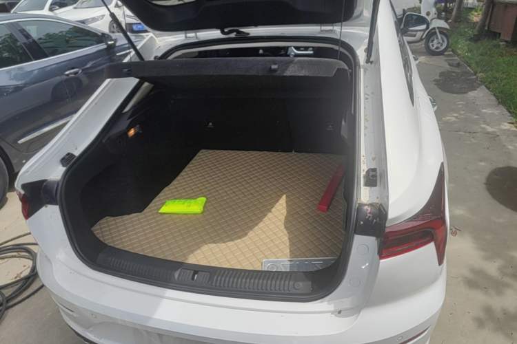 Used Bestune B70 2022 Third Generation 1.5T Automatic Enjoyment Version Trunk