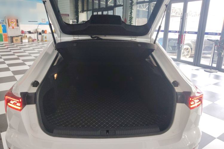 Used Bestune B70 2022 Third Generation 1.5T Automatic Enjoyment Version Trunk