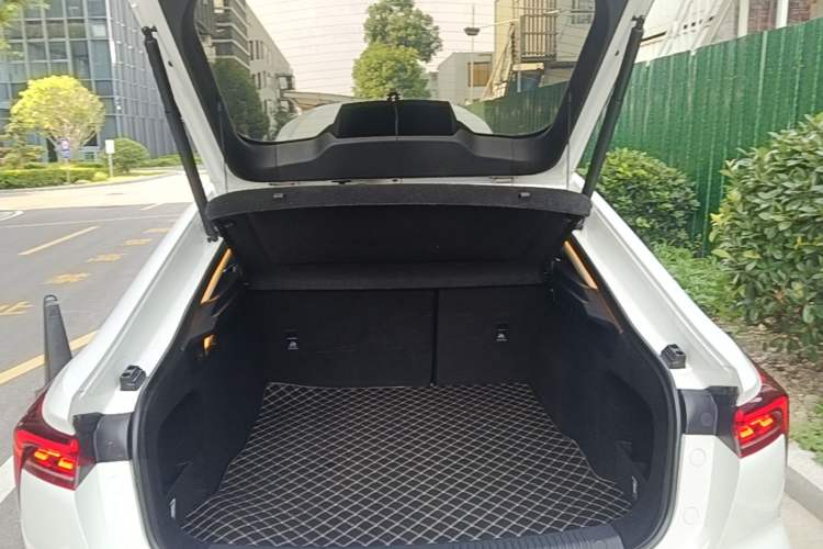 Used Bestune B70 2022 Third Generation 1.5T Automatic Premium Edition Trunk