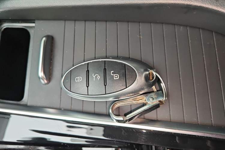 Used Bestune B70 2022 Third Generation 1.5T Automatic Premium Edition Vehicle Key