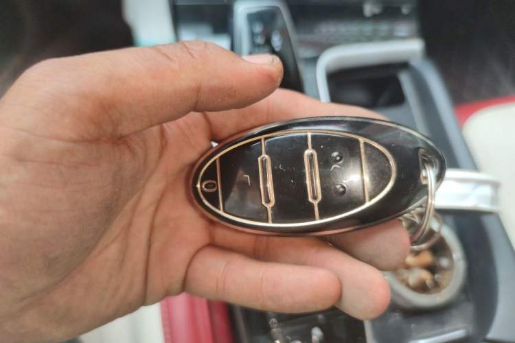 Used Bestune B70 2022 Third Generation 1.5T Automatic Premium Edition Vehicle Key