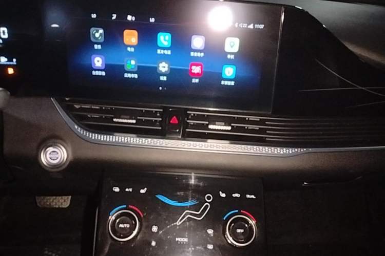 Used Bestune B70 2023 Third Generation 1.5T Automatic Enjoyment Version Audio And AC Panel
