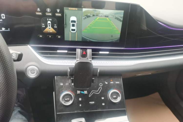 Used Bestune B70 2023 Third Generation 1.5T Automatic Enjoyment Version Audio And AC Panel