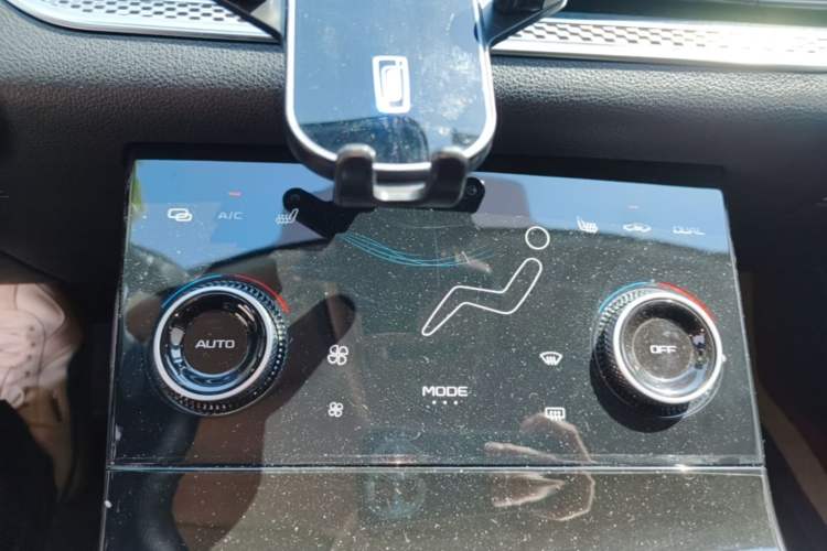 Used Bestune B70 2023 Third Generation 1.5T Automatic Enjoyment Version Audio And AC Panel