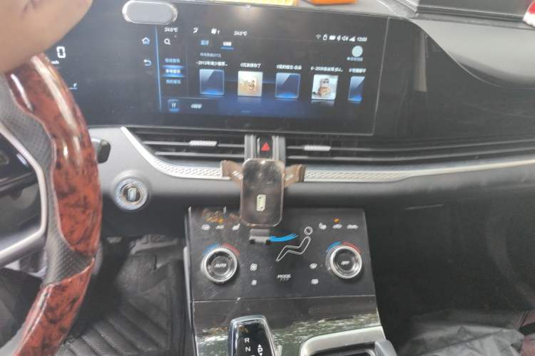Used Bestune B70 2023 Third Generation 1.5T Automatic Enjoyment Version Audio And AC Panel