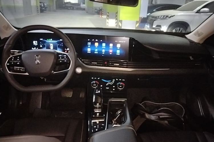 Used Bestune B70 2023 Third Generation 1.5T Automatic Enjoyment Version Center Console
