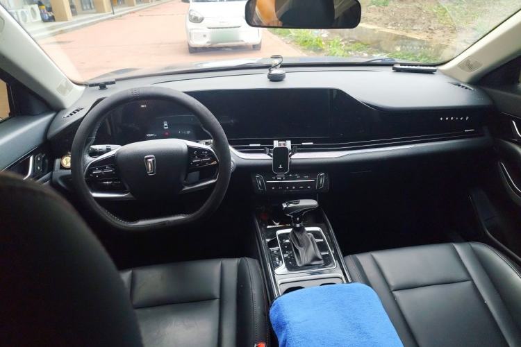 Used Bestune B70 2023 3rd Generation 1.5T Automatic Enjoyment Version 70th Anniversary Edition Center Console