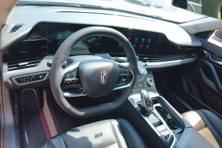 Used Bestune B70 2023 Third Generation 1.5T Automatic Enjoyment Version Center Console