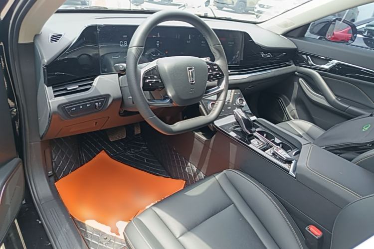 Used Bestune B70 2023 3rd Generation 1.5T Automatic Enjoyment Version 70th Anniversary Edition Center Console