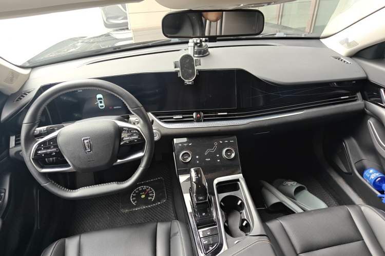 Used Bestune B70 2023 Third Generation 1.5T Automatic Enjoyment Version Center Console
