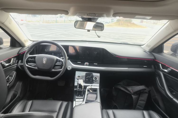 Used Bestune B70 2023 Third Generation 1.5T Automatic Enjoyment Version 70th Anniversary Edition Center Console
