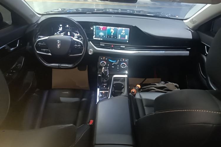 Used Bestune B70 2023 Third Generation 1.5T Automatic Enjoyment Version 70th Anniversary Edition Center Console