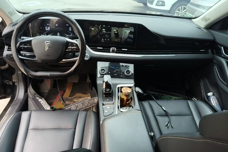 Used Bestune B70 2023 Third Generation 1.5T Automatic Enjoyment Version 70th Anniversary Edition Center Console