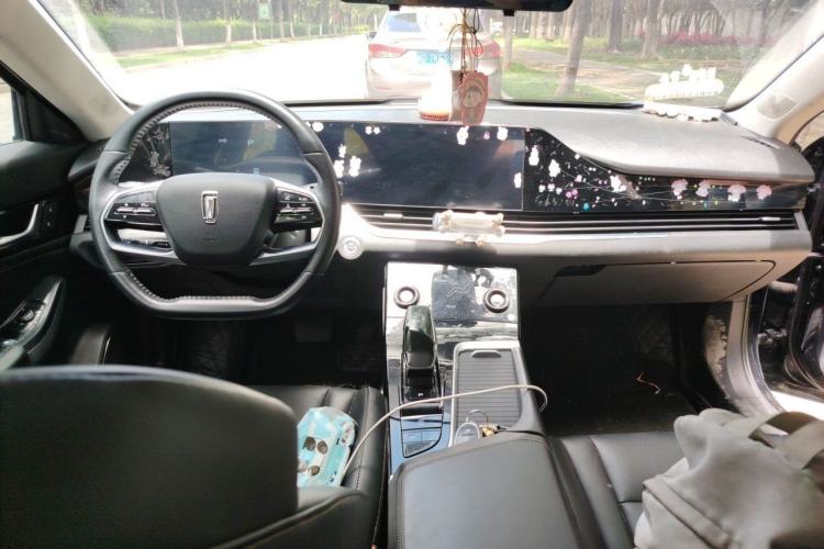 Used Bestune B70 2023 Third Generation 1.5T Automatic Enjoyment Version 70th Anniversary Edition Center Console