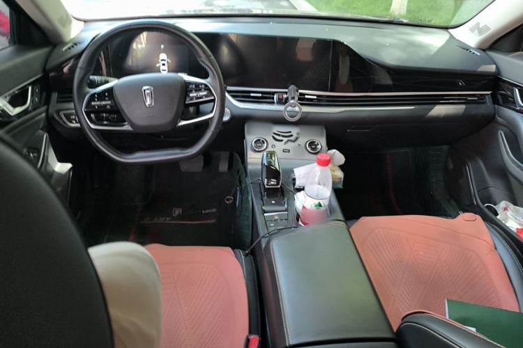 Used Bestune B70 2023 Third Generation 1.5T Automatic Enjoyment Version Center Console