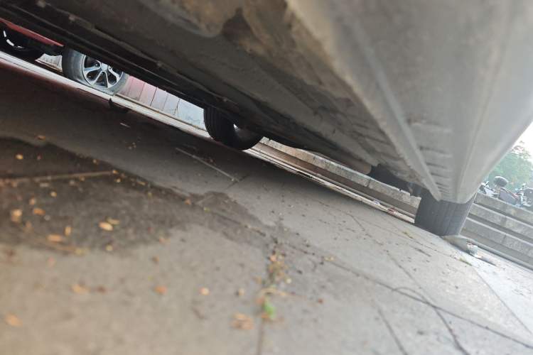Used Bestune B70 2023 Third Generation 1.5T Automatic Enjoyment Version Chassis Front Left