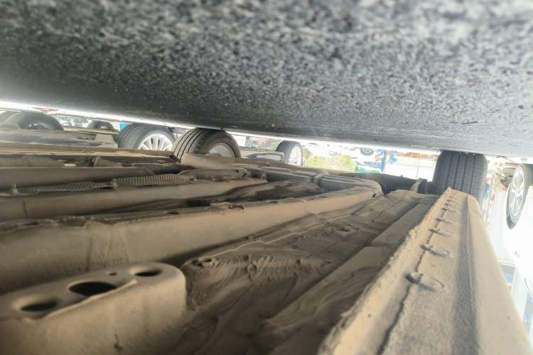 Used Bestune B70 2023 Third Generation 1.5T Automatic Enjoyment Version Chassis Front Right