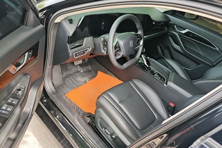Used Bestune B70 2023 Third Generation 1.5T Automatic Enjoyment Version 70th Anniversary Edition Driver Seat